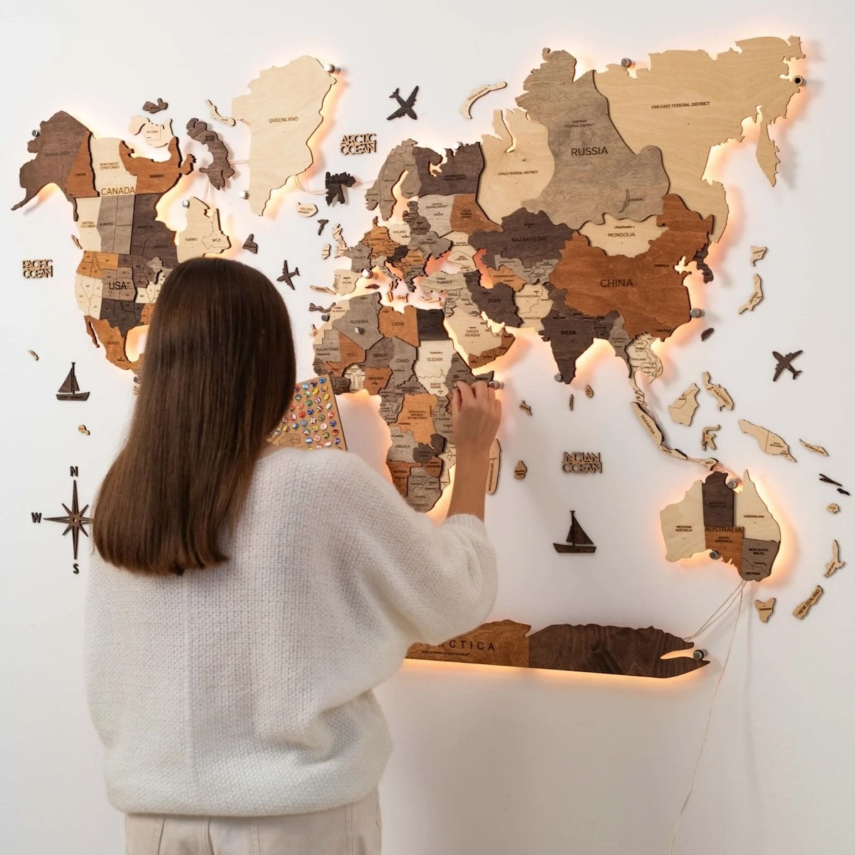 LED wooden world map - 3D RGB wood map backlight (mobile app + remote ...