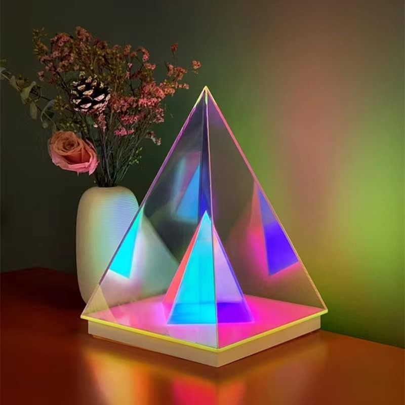 ライト付きピラミッド - テーブルランプとして使える 3D LED