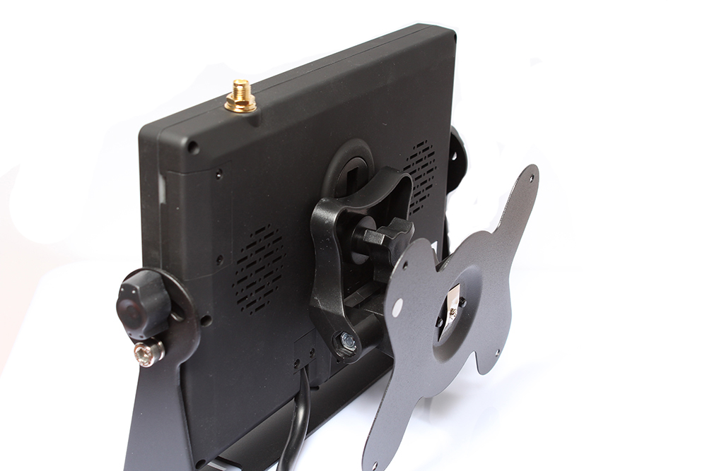 The joint mount of the monitor to attach the reversing camera | Cool Mania