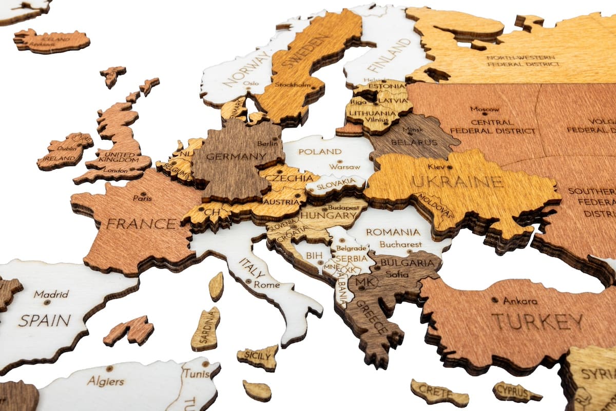 Big wooden map of the world 4D - Large wall maps from wood