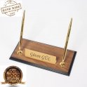 Suporte para canetas - base de madeira de nogueira luxuosa com placa de identificação de ouro + 2 canetas de ouro