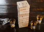 Torre Jenga de madera: torre gigante de bloques grandes con 4 vasos de chupito, juego para 2/4 jugadores