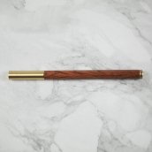 Caneta de madeira - Caneta elegante de madeira com design exclusivo