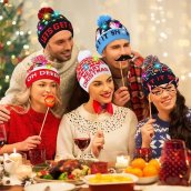 کلاه کریسمس با پوم پوم - لامپ را با LED روشن کنید - OH DEER
