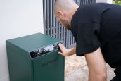 Smart mailbox for mobile phone (electronic lock box) with Bluetooth via App + PIN password + Key