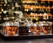 Skull whisky dekanter kristálykészlet 1000ml 6 db 3D pohárral 75ml