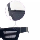 Okos LED világító szemüveg okostelefon alkalmazással vezérelhető (szöveg + animációk)