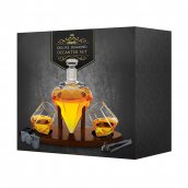 Juego de whisky: jarra de whisky de lujo + 2 vasos en un soporte de madera
