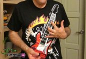 T shirt geek - Tumugtog ng gitara