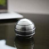 Bola giratória cinética - globo giratório antiestresse com efeito de ilusão óptica hipnótica de 4 cm