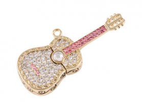 Perhiasan kunci USB - gitar dengan rhinestones