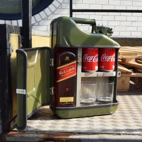 JERRYCAN - canister minibar sa 10L lata + 2 wiski na baso