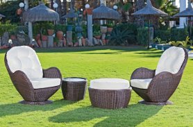 Rottingfåtöljer set för trädgård eller terrass - 2 eleganta moderna fåtöljer + bord + pall