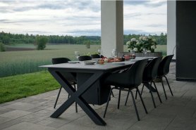 Esstisch mit Kamin eingebaut in 2 in 1 Neolith Stein - Luxuriöser Tisch für den Außenbereich