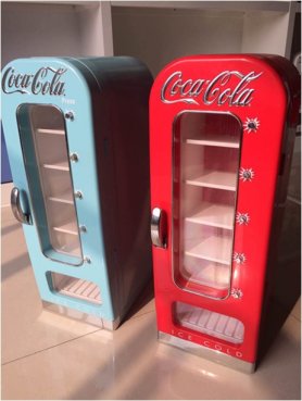 Retro frigider în stilul automatului cu capacitate de 18L / 10 cutii