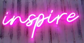 INSPIRE - LED neonový nápis svítící na stěnu visací