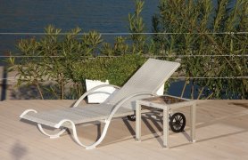 Rattan sun lounger - rattan garden lounger (adjustable) with wheels