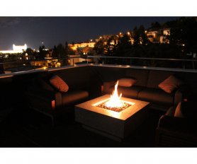 Panlabas na fireplace + mesa (marangyang gas fireplace sa terrace) na gawa sa cast concrete