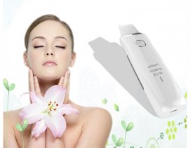 Ultrasonic Skin Cleaner - dyprensende spatel i ansiktet