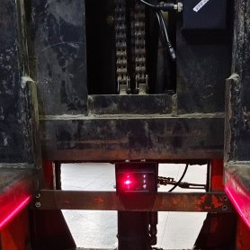रात दृष्टि + IP68 सुरक्षा के साथ अतिरिक्त लेजर वाईफ़ाई पूर्ण HD सुरक्षा कैमरा