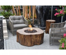 木の切り株のファイヤー ピット - キャスト コンクリート製のガス暖炉を備えたモダンなテーブル - ブラウン