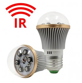 Extra additional IR night vision in a light bulb with 6x IR LEDs - range up to 8 meters