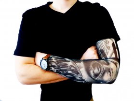 Tattoo varrukas – jumal