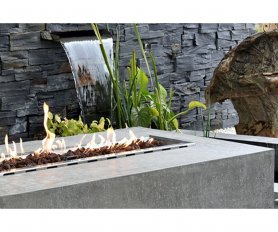 Table foyer à gaz sur la terrasse 2 en 1 avec la puissance d'une vraie cheminée - surface en béton durable