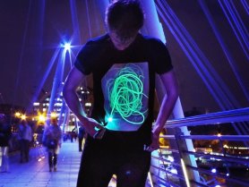 Interaktiivne UV Laser T-särk – joonista oma motiiv