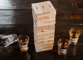 Jenga věž dřevěná se 4 skleničkami na shoty - společenská párty hra pro 2 - 4 hráče