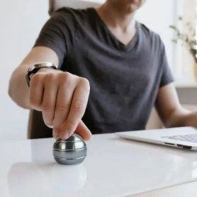 Kinetyczna wirująca kula - obracająca się antystresowa kula z efektem hipnotycznej iluzji optycznej 4 cm