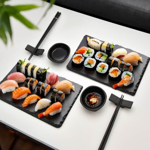 Set à sushis pour préparer (faire) des sushis - Kit pour 2 personnes (bols + assiettes + baguettes)
