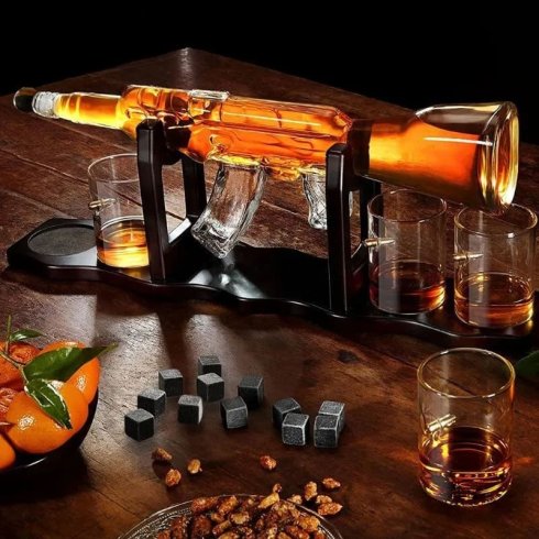 Dekantér puška AK 47 karafa (samopal) se stojanem objem 850 ml + 4 sklenice
