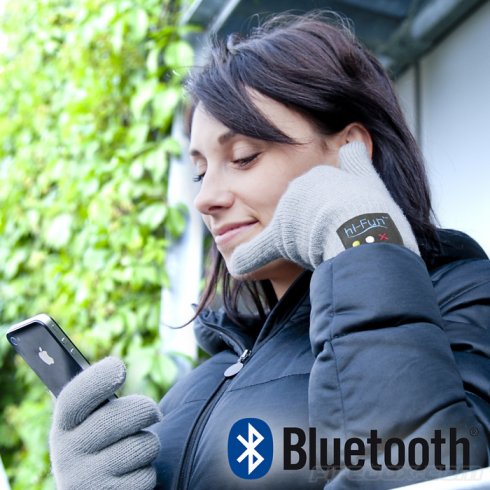 Bluetooth gloves - a phone call through Hi Fun gloves