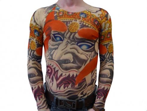 T-shirt tatuagem - rosto assustado