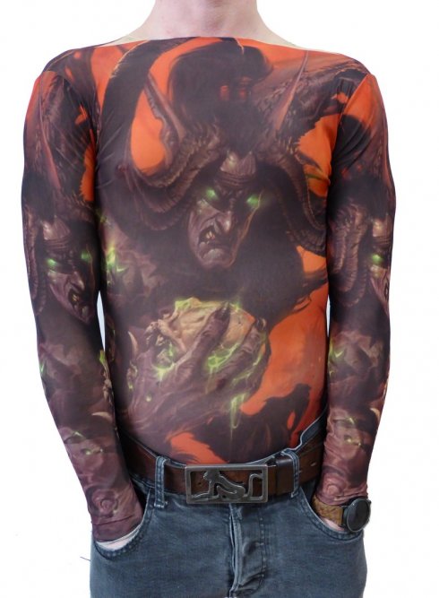 T-shirt dengan tato - Iblis