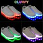 Sepatu kets hitam bercahaya LED - aplikasi seluler untuk mengubah warna