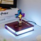 Levitující kříž magnetický vznášející se s LED osvětlením barevným RGB - noční lampa 10 efektů