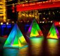 Pyramida barevná 3D - stolní lampa akrylová zrcadlová dekorace na stol