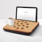 Monikäyttöinen puinen tablettimatto (iPad) tyynyllä