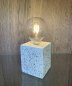 Noční lampa Žárovka LED svítící - noční světlo na kamenném podstavci