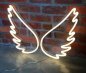 Light Wings on the Wall - 带 LED 背光的霓虹灯装饰
