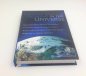 Vznášajúca sa Zemegula (svietiaca) s podstavcom encyklopedia knihy