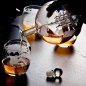 Decantor glob cu navă - Set carafe pentru whisky cu suport din lemn + 4 pahare + 9 pietre