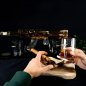 Dekantér puška AK 47 karafa (samopal) se stojanem objem 850 ml + 4 sklenice