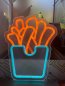 Papas fritas - Comida rápida - Logotipo iluminado con neón LED en la pared