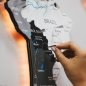 Карта свету з дрэва на сцяне - святлодыёдная 3D-фігура з падсветкай Бела-шэрая - 150 см х 90 см