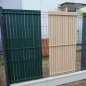 Plastová výplň pre pletivá a panely z PVC lišty - 3D vertikálna Zelená farba